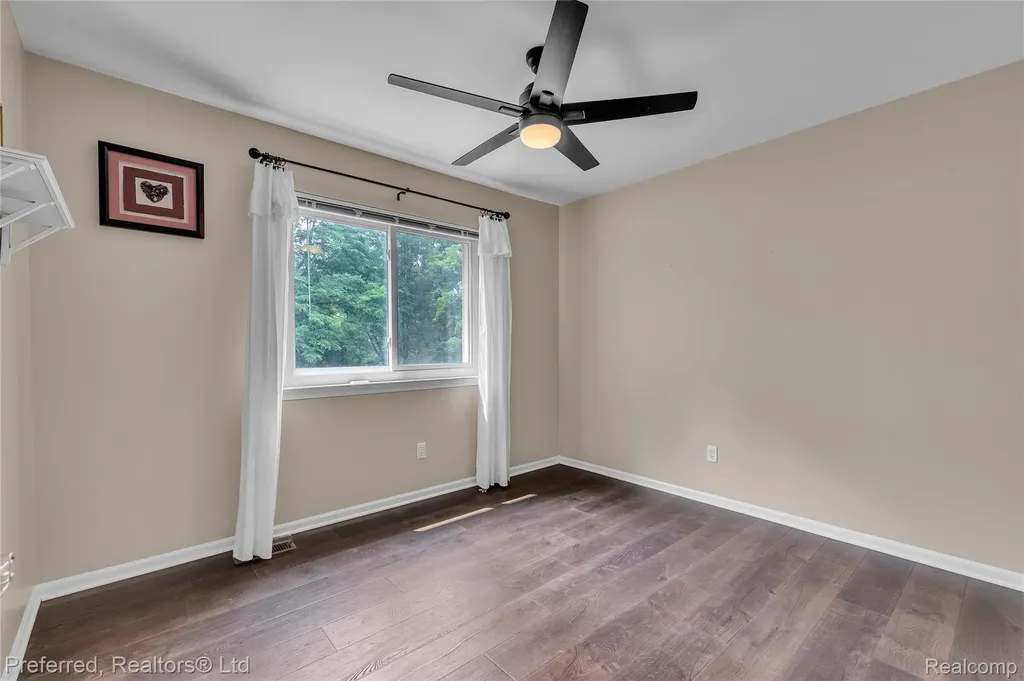 8242 Terrace Court Hamburg Township MI 48169