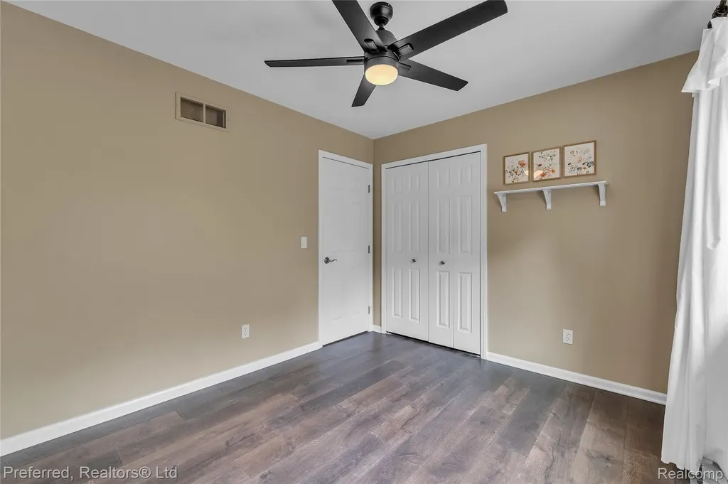 8242 Terrace Court Hamburg Township MI 48169