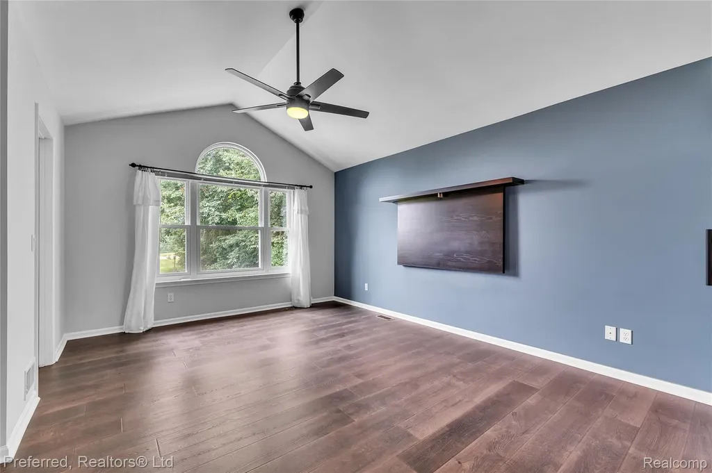 8242 Terrace Court Hamburg Township MI 48169