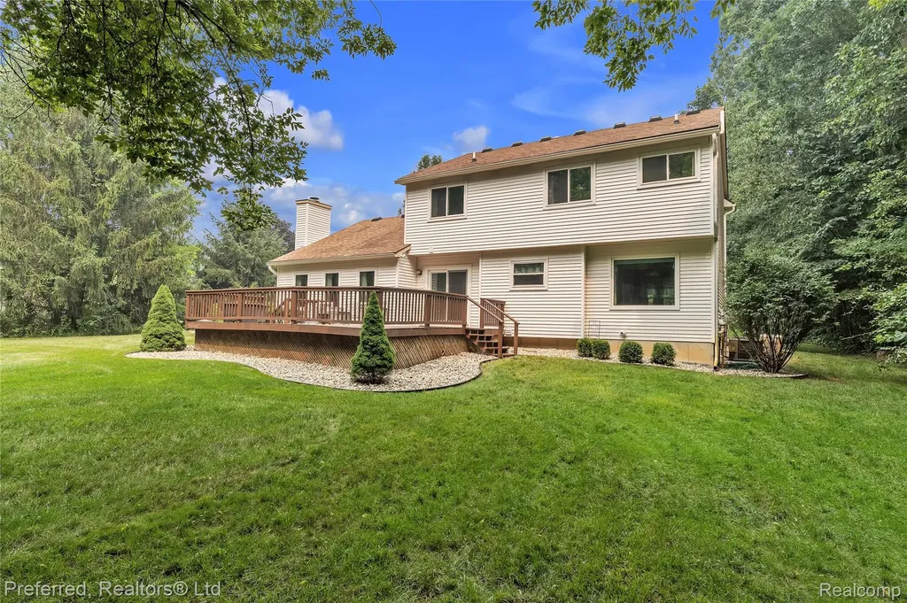 8242 Terrace Court Hamburg Township MI 48169