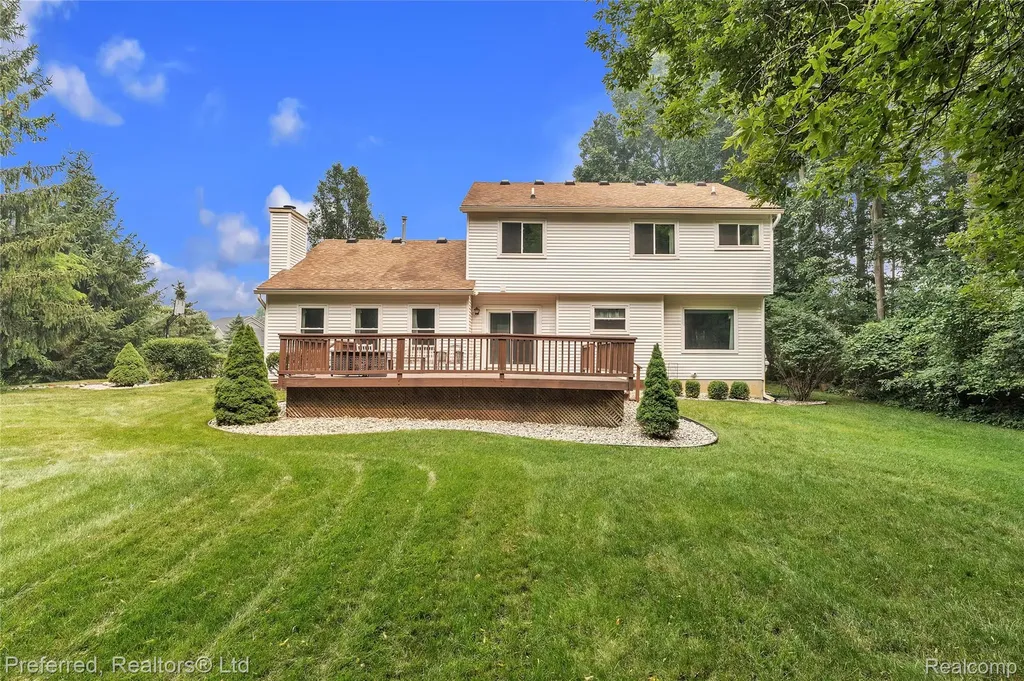 8242 Terrace Court Hamburg Township MI 48169