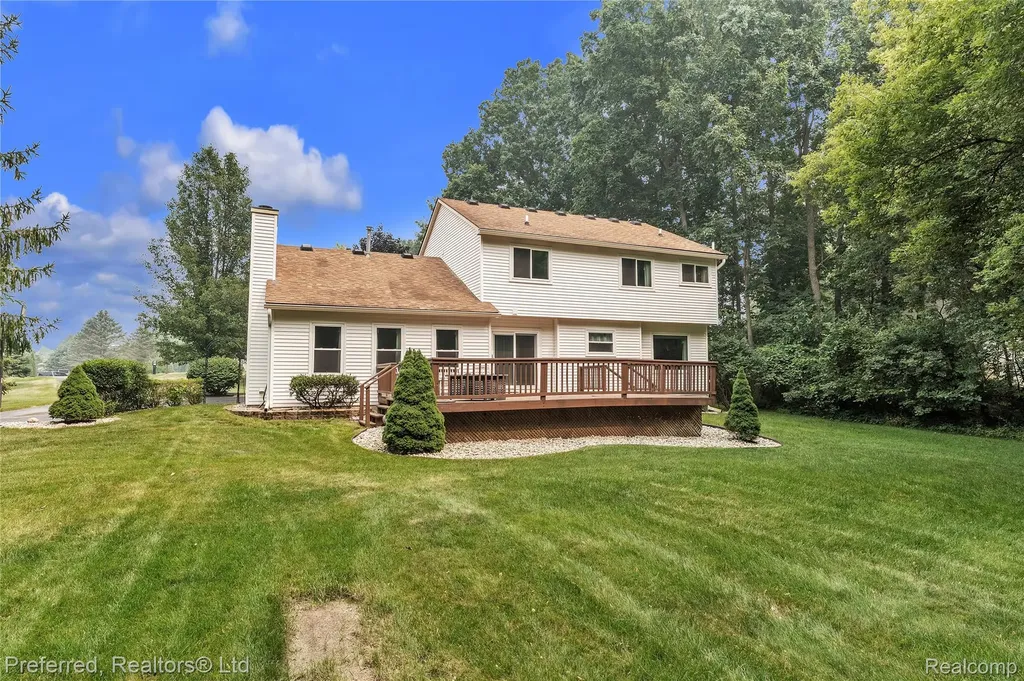 8242 Terrace Court Hamburg Township MI 48169