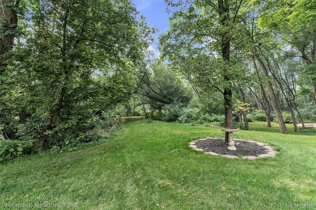 8242 Terrace Court Hamburg Township MI 48169