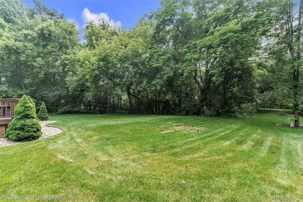 8242 Terrace Court Hamburg Township MI 48169