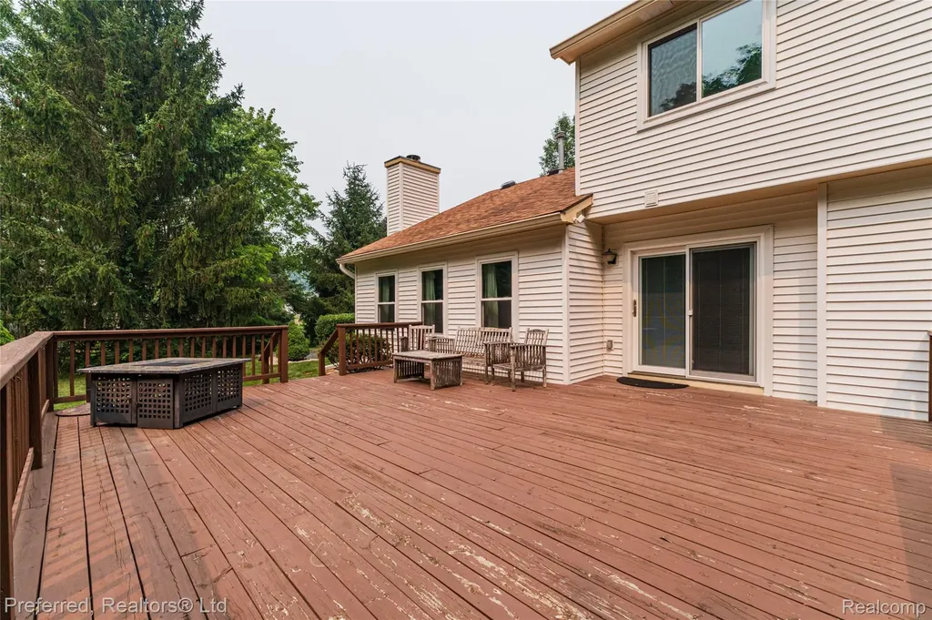 8242 Terrace Court Hamburg Township MI 48169