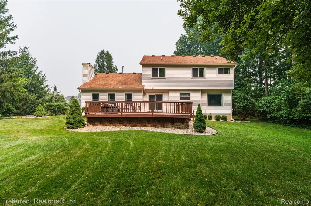 8242 Terrace Court Hamburg Township MI 48169