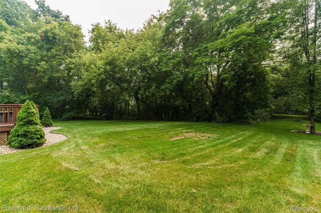 8242 Terrace Court Hamburg Township MI 48169
