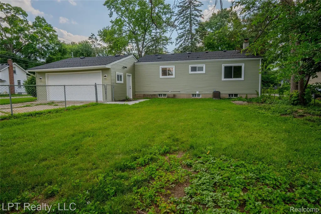 19412 Gaylord Redford Charter Township MI 48240