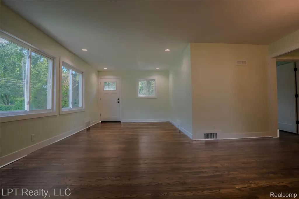 19412 Gaylord Redford Charter Township MI 48240