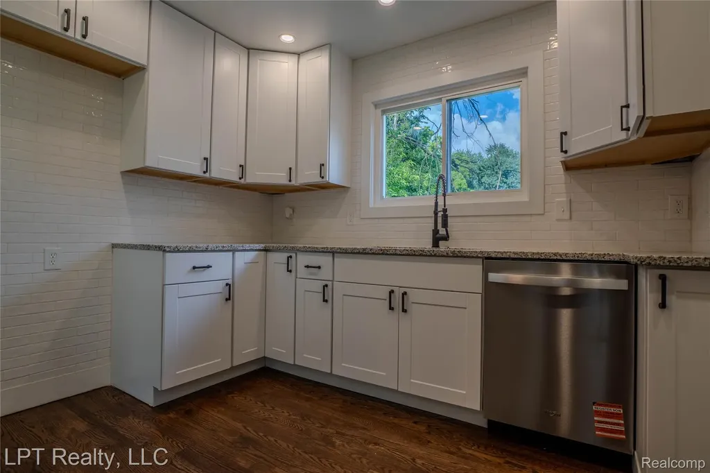 19412 Gaylord Redford Charter Township MI 48240