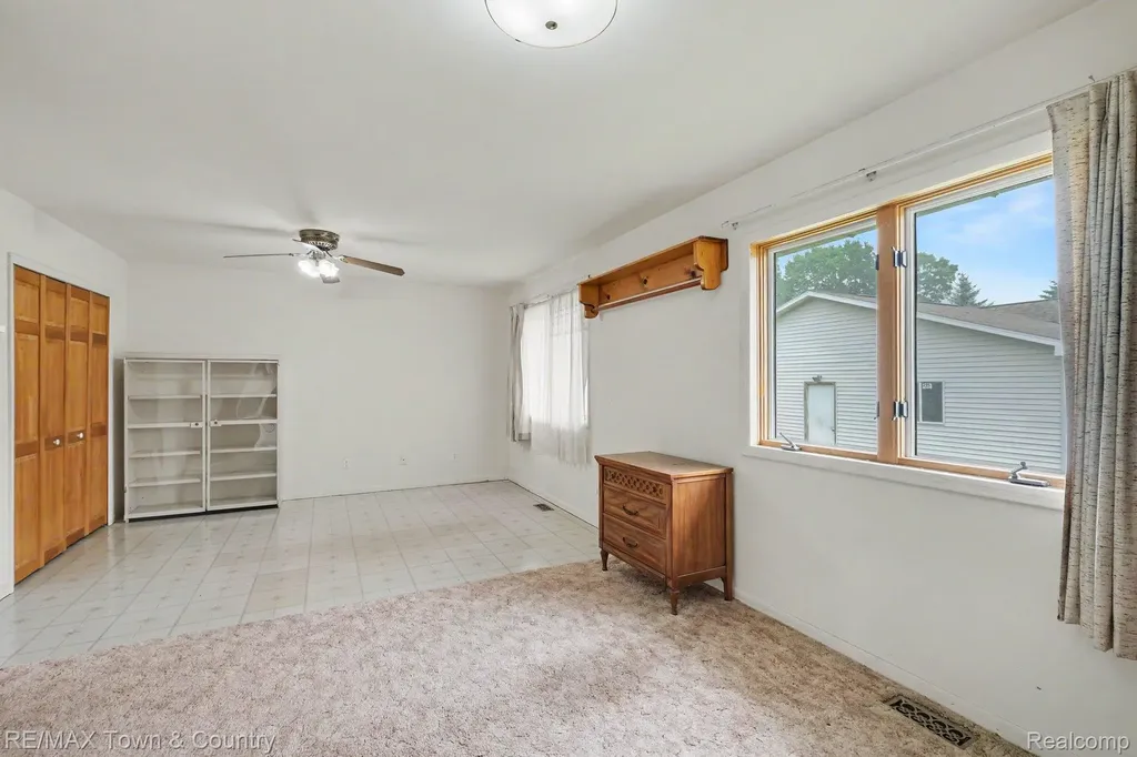 1291 W Tobias Road Vienna Charter Township MI 48420