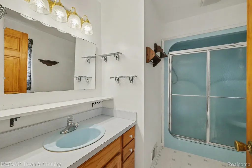 1291 W Tobias Road Vienna Charter Township MI 48420