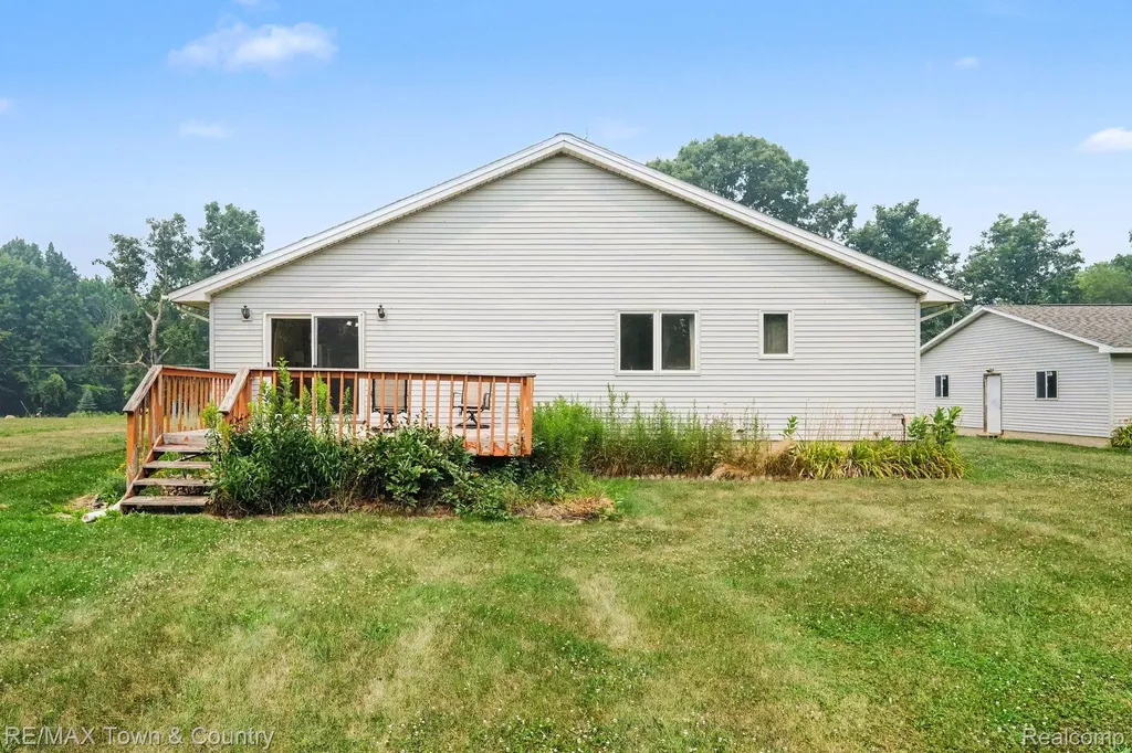 1291 W Tobias Road Vienna Charter Township MI 48420