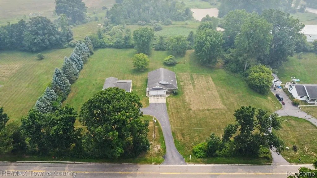 1291 W Tobias Road Vienna Charter Township MI 48420