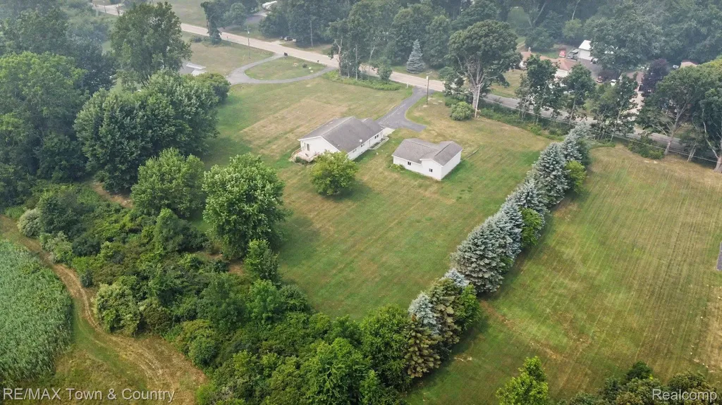 1291 W Tobias Road Vienna Charter Township MI 48420