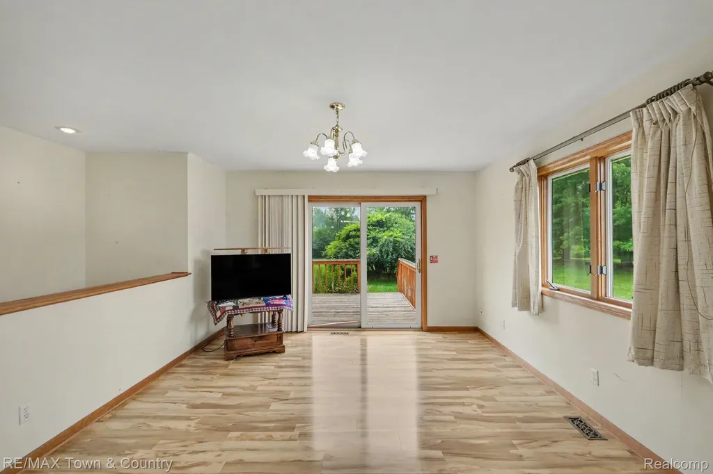 1291 W Tobias Road Vienna Charter Township MI 48420