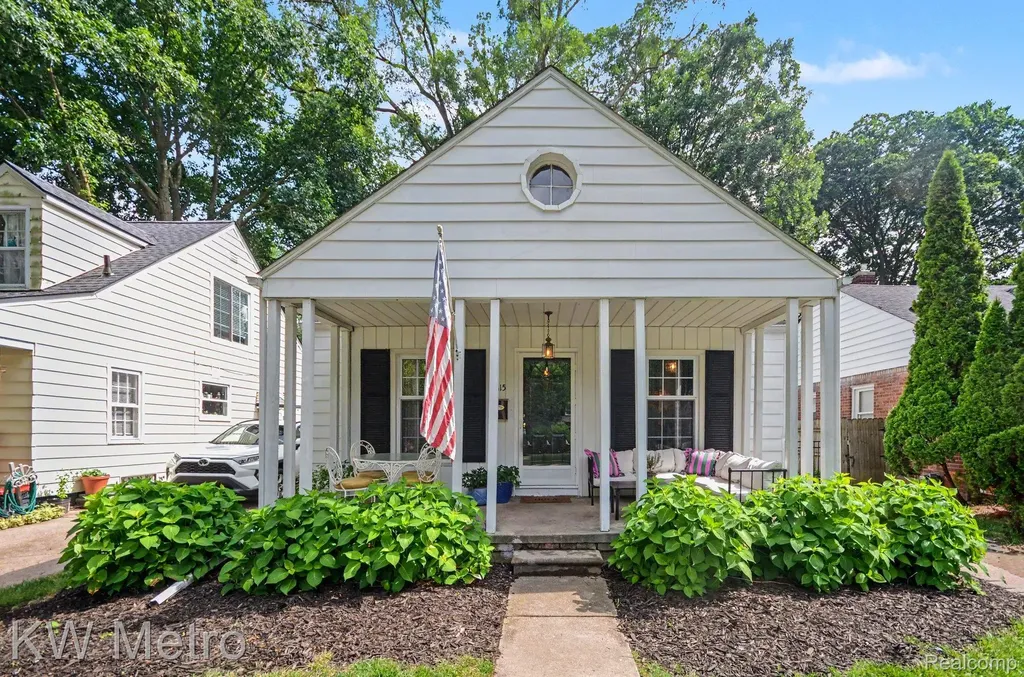 615 Royal Avenue Royal Oak City MI 48073