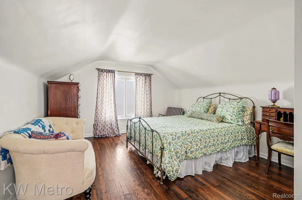 615 Royal Avenue Royal Oak City MI 48073