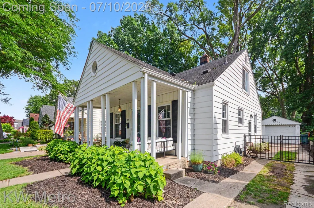 615 Royal Avenue Royal Oak City MI 48073