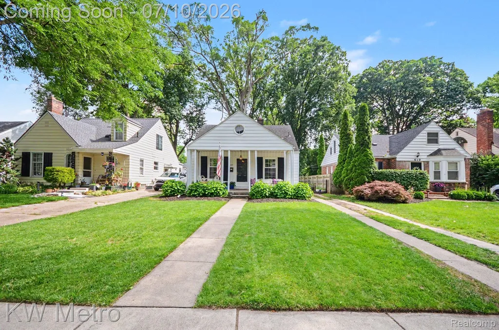 615 Royal Avenue Royal Oak City MI 48073