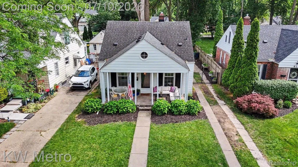 615 Royal Avenue Royal Oak City MI 48073