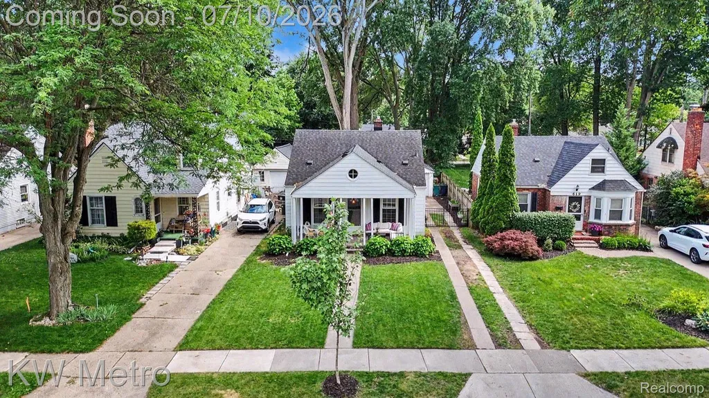 615 Royal Avenue Royal Oak City MI 48073