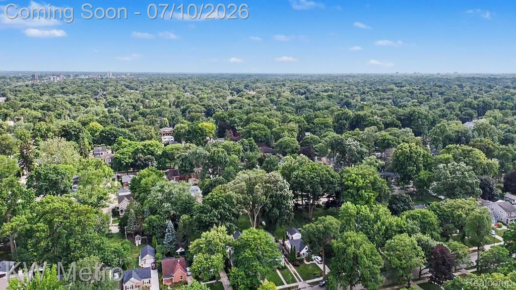 615 Royal Avenue Royal Oak City MI 48073