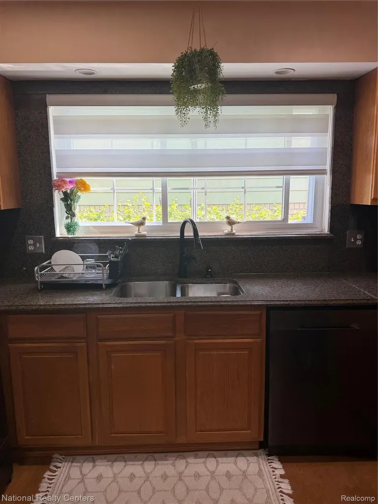 39392 Owendale Drive Sterling Heights City MI 48310