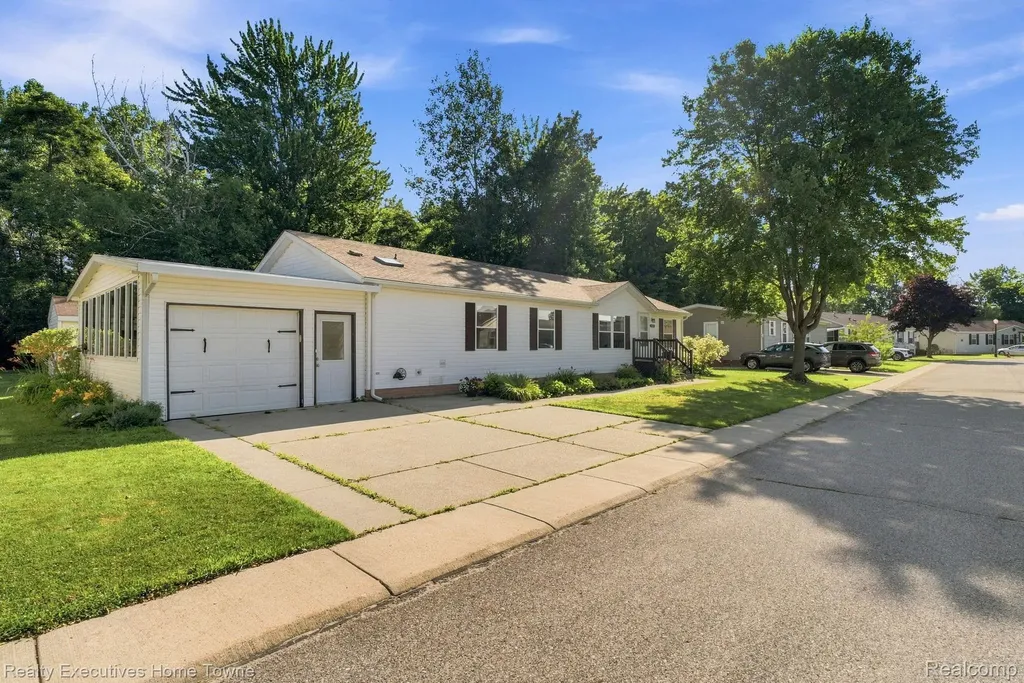 508 Bush Lake Lane Kimball Township MI 48074