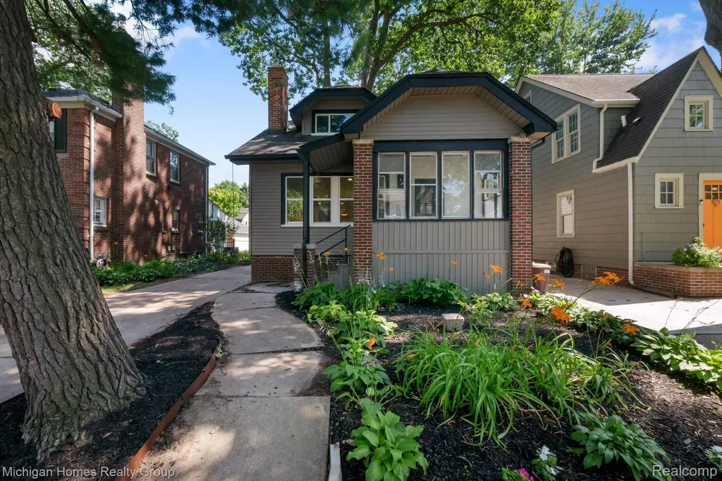 62 Wellesley Dr. Drive Pleasant Ridge City MI 48069
