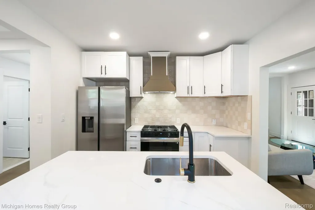 62 Wellesley Dr. Drive Pleasant Ridge City MI 48069