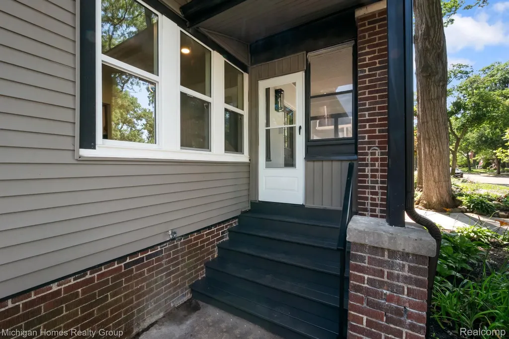62 Wellesley Dr. Drive Pleasant Ridge City MI 48069
