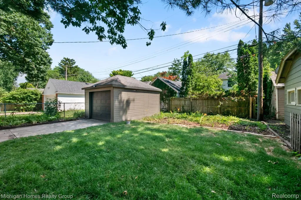 62 Wellesley Dr. Drive Pleasant Ridge City MI 48069