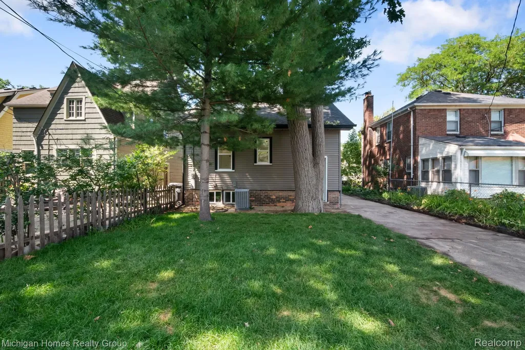 62 Wellesley Dr. Drive Pleasant Ridge City MI 48069