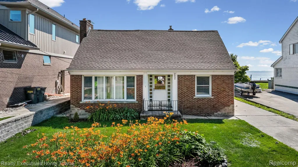 38536 Lakeshore Drive Harrison Charter Township MI 48045