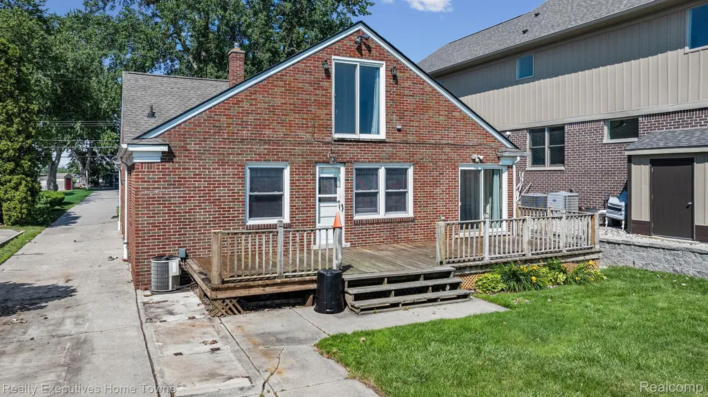 38536 Lakeshore Drive Harrison Charter Township MI 48045