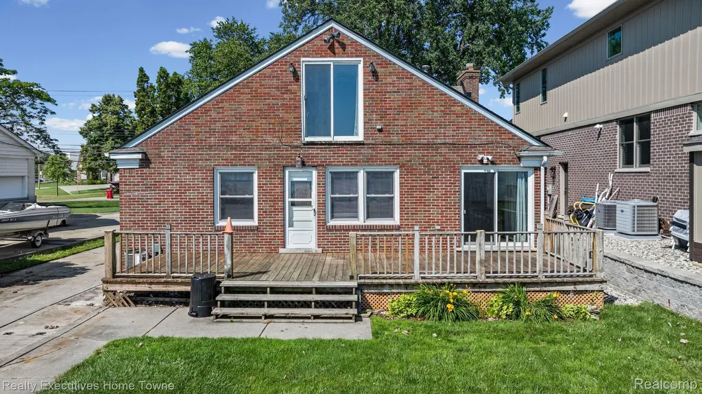 38536 Lakeshore Drive Harrison Charter Township MI 48045