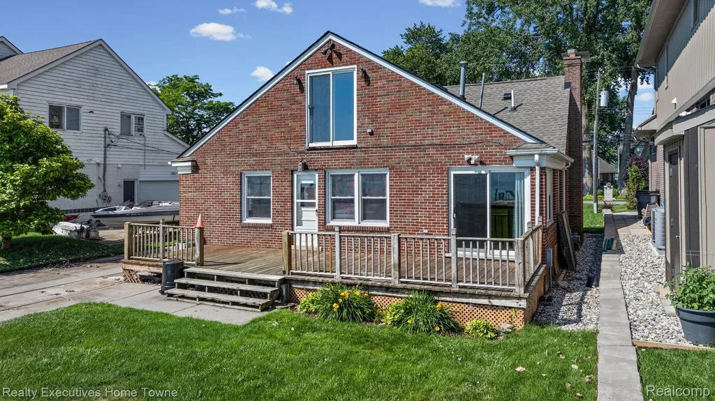 38536 Lakeshore Drive Harrison Charter Township MI 48045