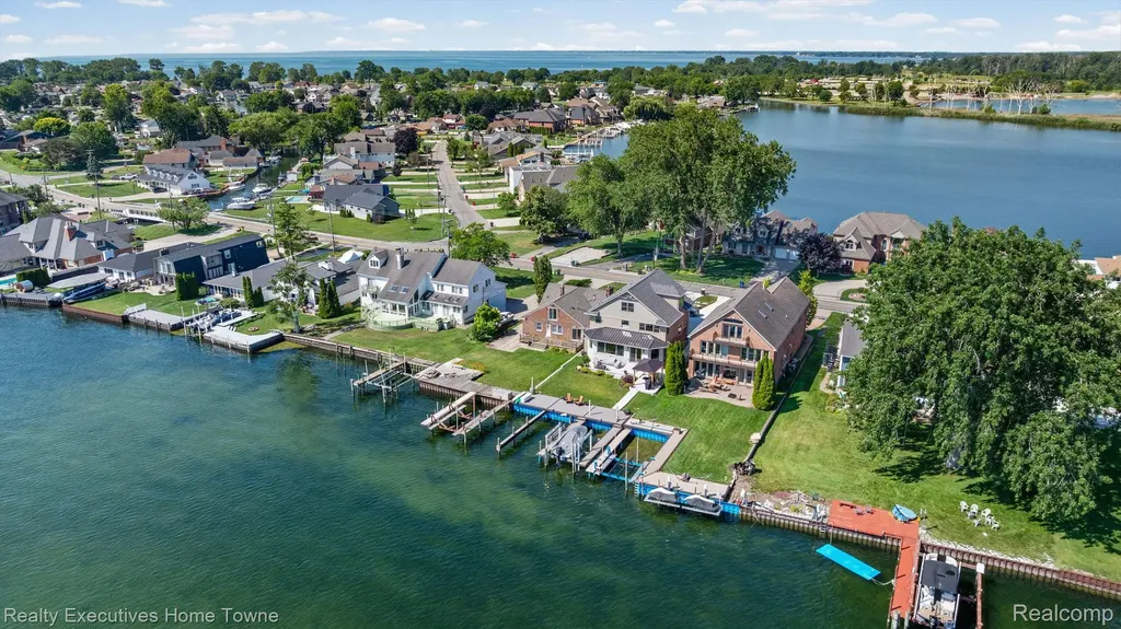 38536 Lakeshore Drive Harrison Charter Township MI 48045