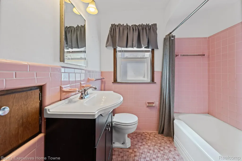 38536 Lakeshore Drive Harrison Charter Township MI 48045