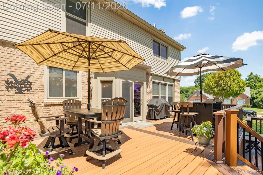 689 Woodfield Way Rochester Hills City MI 48307