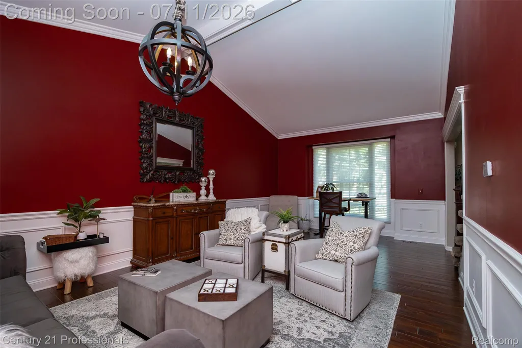 689 Woodfield Way Rochester Hills City MI 48307