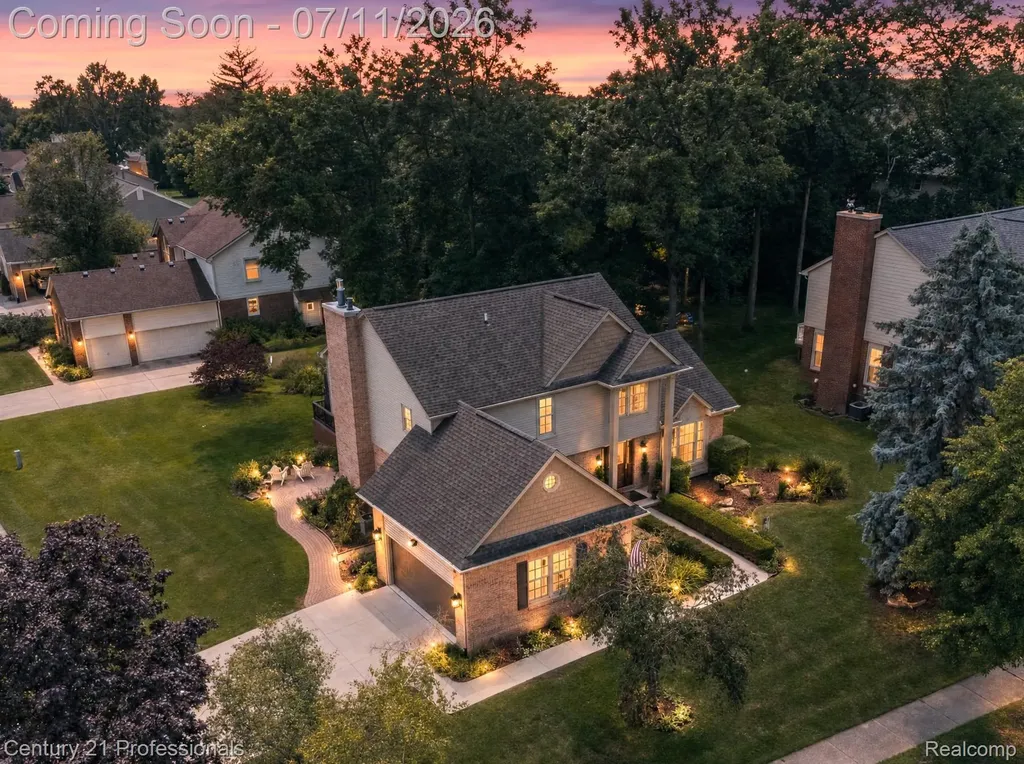 689 Woodfield Way Rochester Hills City MI 48307