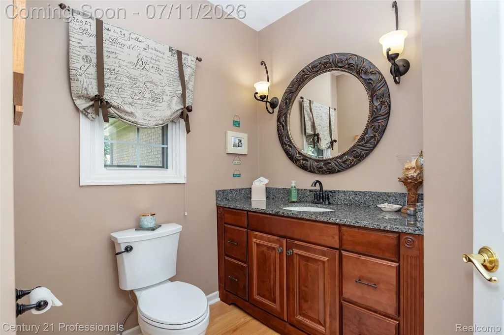 689 Woodfield Way Rochester Hills City MI 48307