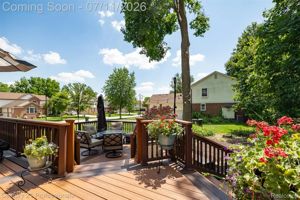 689 Woodfield Way Rochester Hills City MI 48307