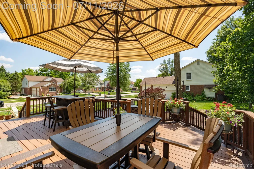 689 Woodfield Way Rochester Hills City MI 48307