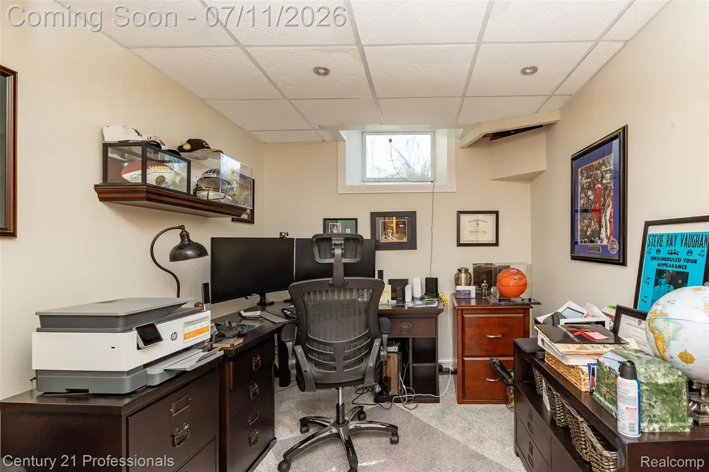 689 Woodfield Way Rochester Hills City MI 48307