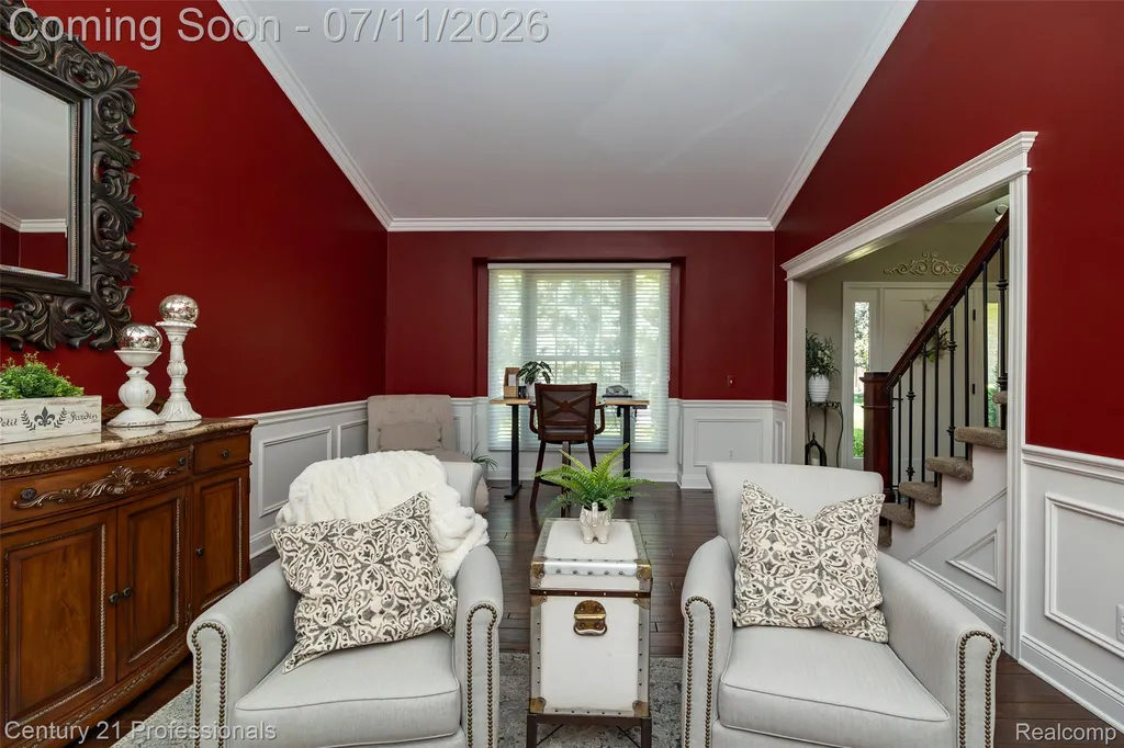 689 Woodfield Way Rochester Hills City MI 48307