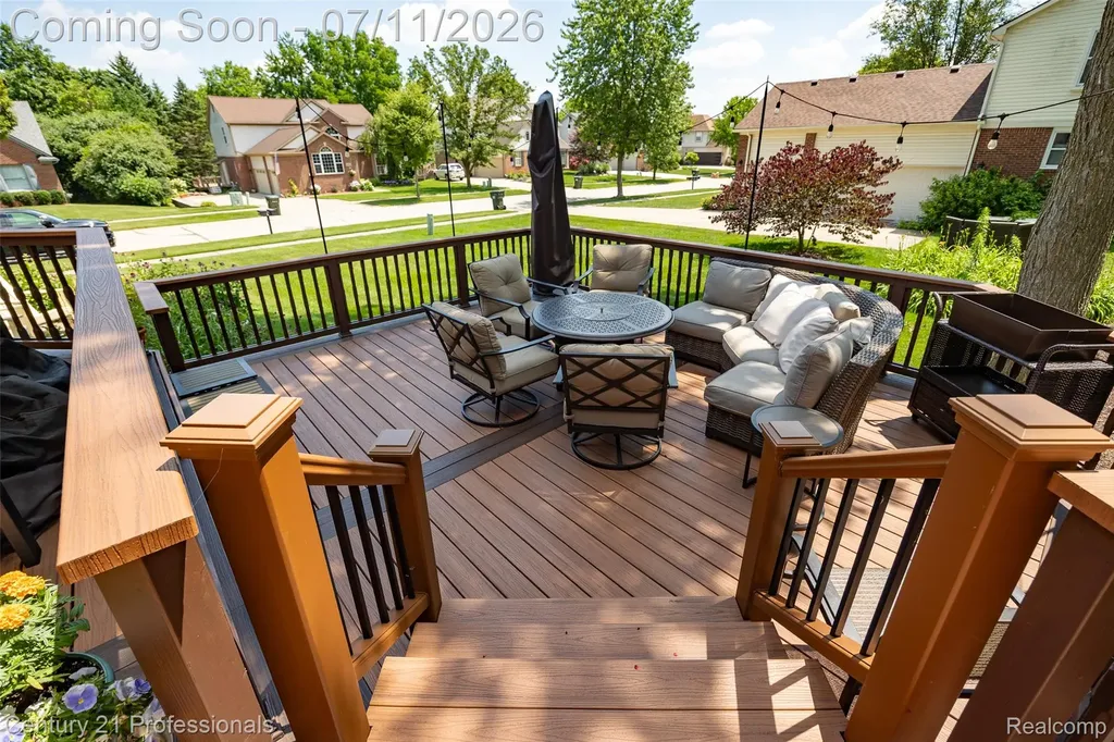 689 Woodfield Way Rochester Hills City MI 48307