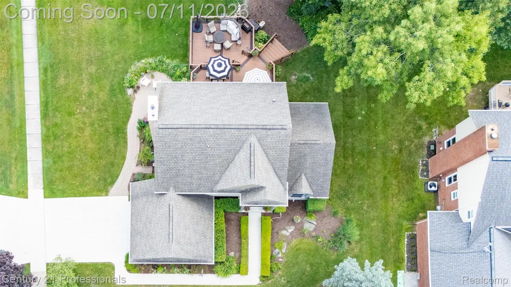 689 Woodfield Way Rochester Hills City MI 48307